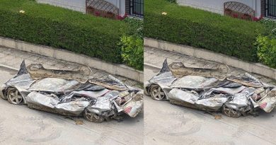 Ankara’da istinat duvarının altında kalan otomobil adeta kağıda döndü