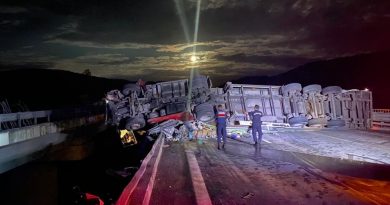 Ankara’da tır devrildi: 1 yaralı