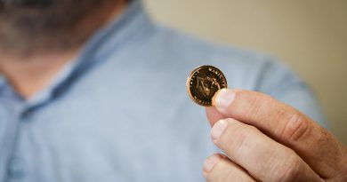 Antalya’da kuyumcuya sahte cumhuriyet altını şoku