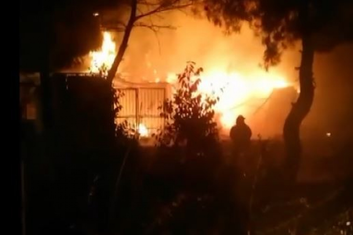 Antalya’da müstakil ev çıkan yangında alev topuna döndü