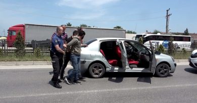 Arazi anlaşmazlığı olan akrabasının aracına pompalı tüfekle ateş etti