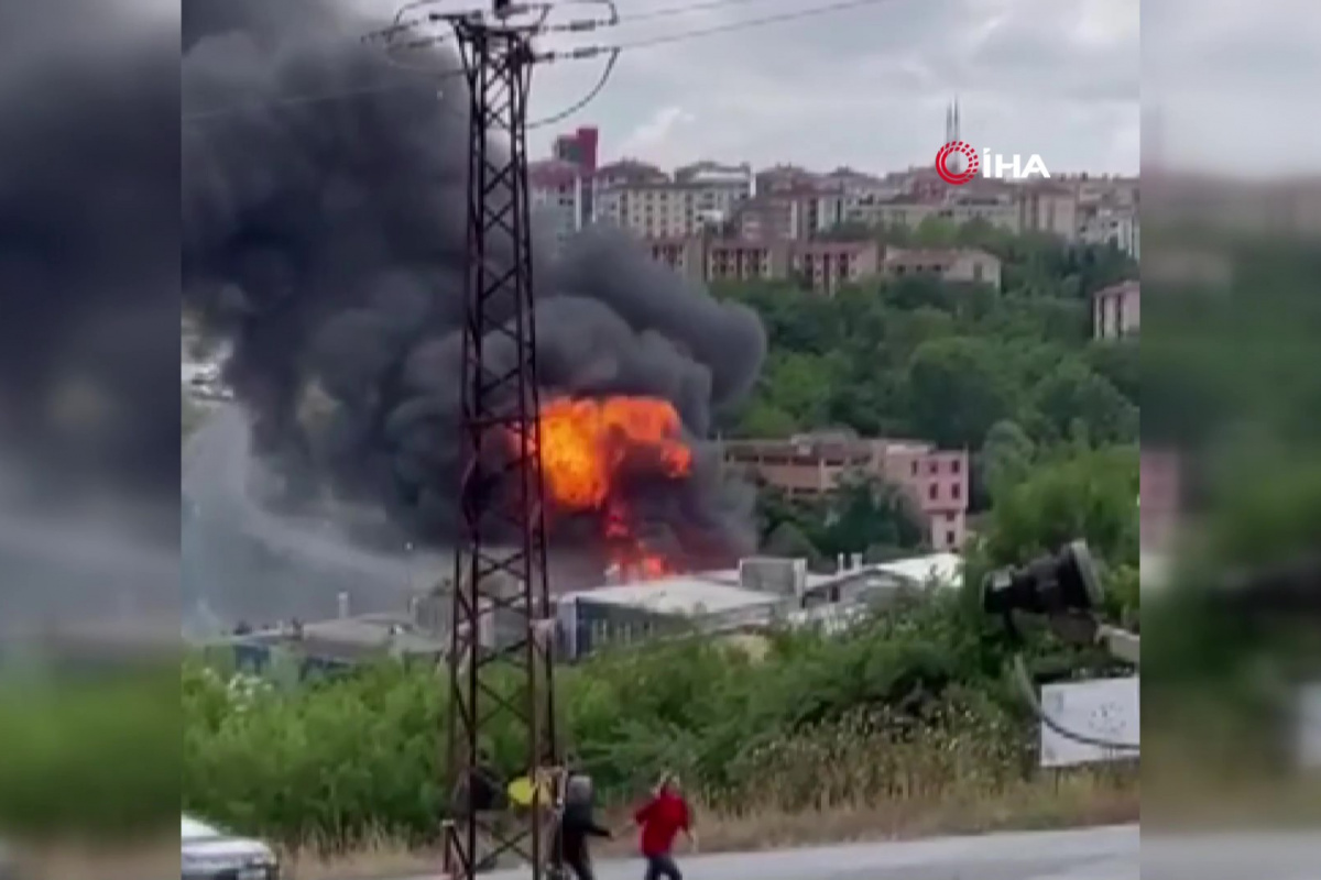Arnavutköy’de fabrika bahçesinde yükleme esnasında patlama