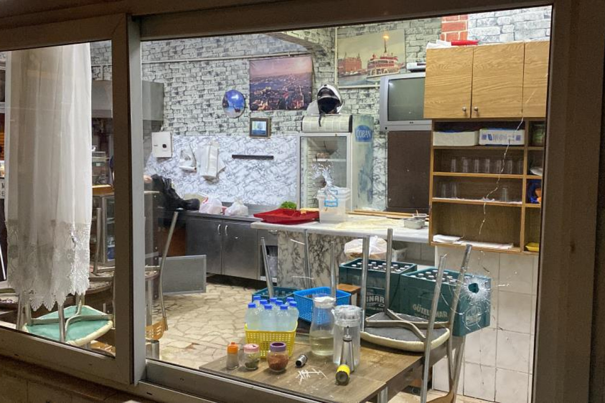 Ataşehir’de lokanta sahibiyle tartışan müşterinin yakınları kurşun yağdırdı