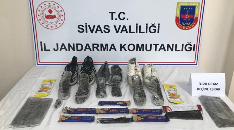 Ayakkabı tabanından uyuşturucu çıktı
