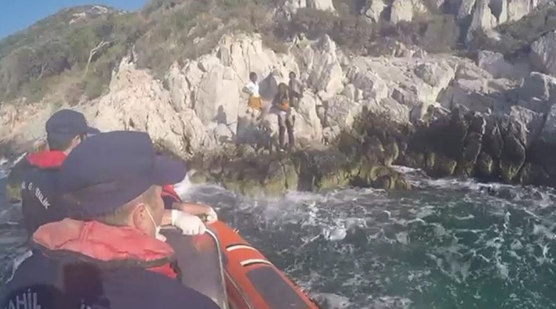 Aydın’da 50 düzensiz göçmen kurtarıldı