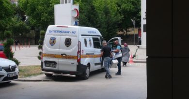 Babasını vuran şahsın babasını bıçakladı