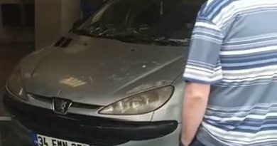 Bahçelievler'de otomobil bankaya daldı