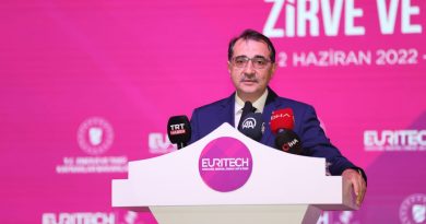 Bakan Dönmez: 'Güneş paneli üretimiyle Avrupa’da birinci, dünyada dördüncü sıradayız'