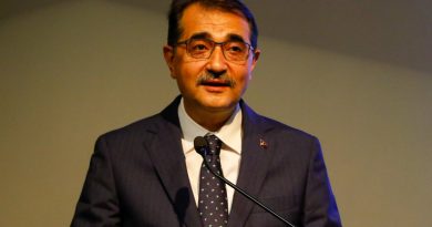 Bakan Dönmez: 'Türkiye büyüme hikayesi olan bir ülke'