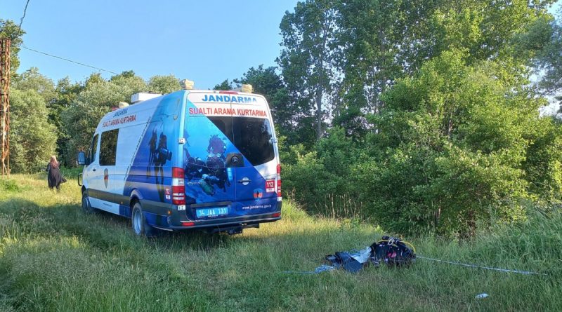 Balık tutmaya gittiği derede boğuldu