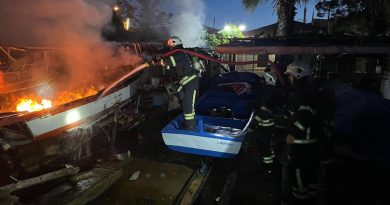 Balıkçı teknesi alevlere teslim oldu