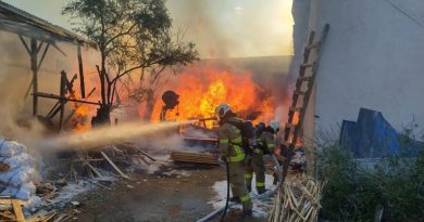 Balıkesir’de bıçkı atölyesi alevlere teslim oldu
