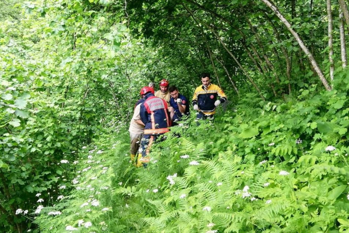 Balkondan düştü, 100 metrelik dik yamaçta yuvarlandı
