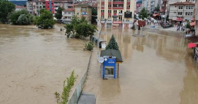 Bartın’da sel suları çekilmeye başladı, kent dron ile havadan görüntülendi