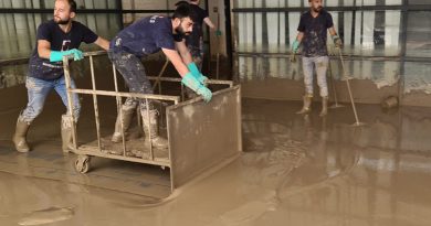 Bartın'da tekstil fabrikası sular altında kaldı