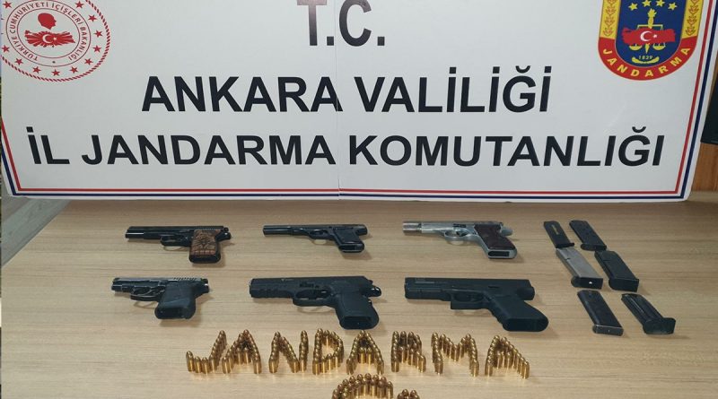 Başkent'te bir araçta 6 adet tabanca bulundu