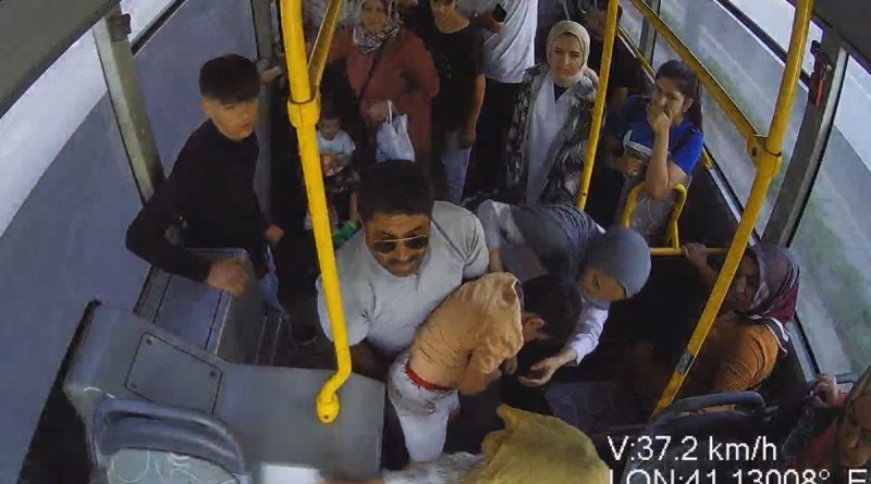 Batman’da belediye otobüsünde panik anları