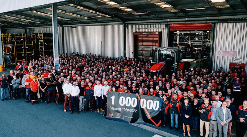 Beauvais Massey Ferguson Fabrikası 1 milyonuncu traktörünü kutluyor