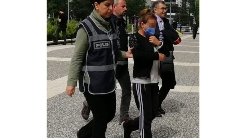 'Ben Almanya'dan akrabanızım' diyerek girdiği evdeki altınları çaldı