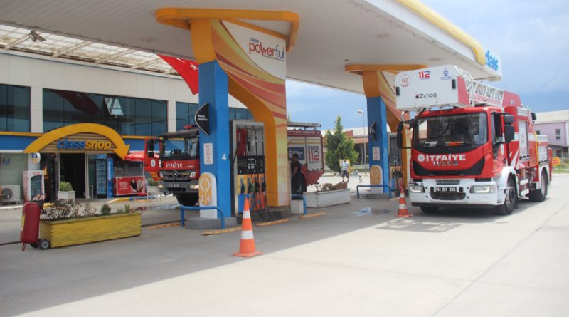 Benzin istasyonunun büfesinde yangın: Facianın eşiğinden dönüldü