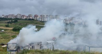 Beylikdüzü'nde hurdacıda yangın