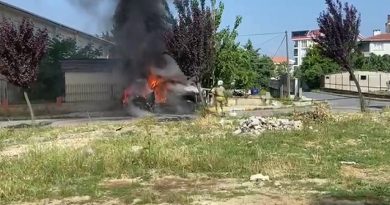 Beylikdüzü’nde seyir halindeki cip alev topuna döndü