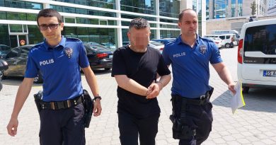 Bıçaklanan şahıs cezaevine karnını tutarak gitti