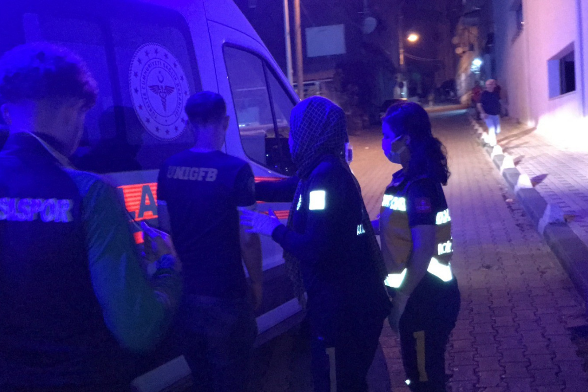 Bilecik'te iş yerinde çıkan yangında 1 kişi dumandan etkilendi