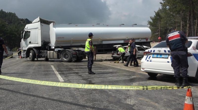 Bir ailenin yok olduğu kazada ölü sayısı 4’de yükseldi