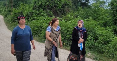 Bir mahalleyi ayı korkusu sardı: 'Evlerimizden çıkamıyoruz'