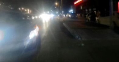 Bisikletliyle giderken otomobil çarptı: O an kamerada