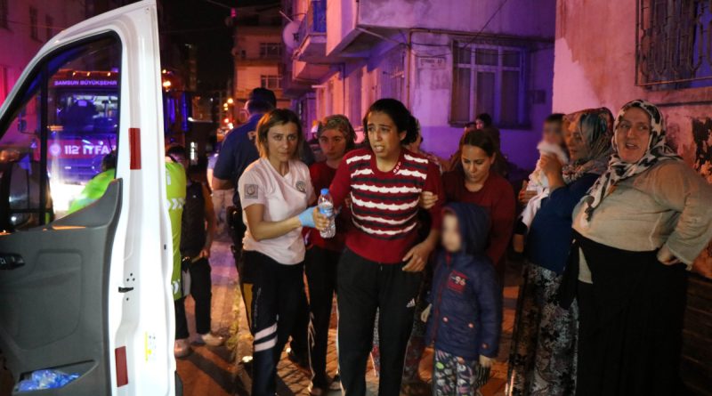 Bodrum katta çıkan yangında 1'i hamile 2 kişi zehirlendi