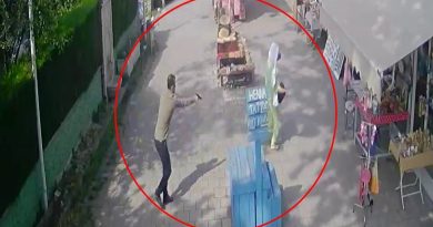 Boşanma aşamasındaki eşine kurşun yağdırdı