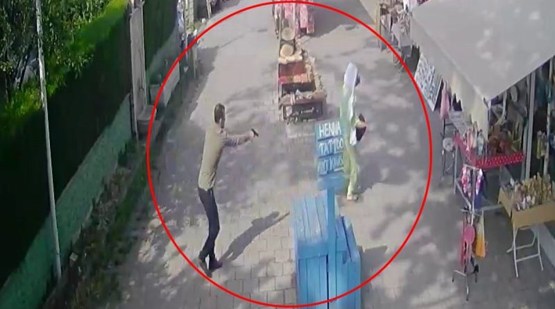 Boşanma aşamasındaki eşine kurşun yağdırdı