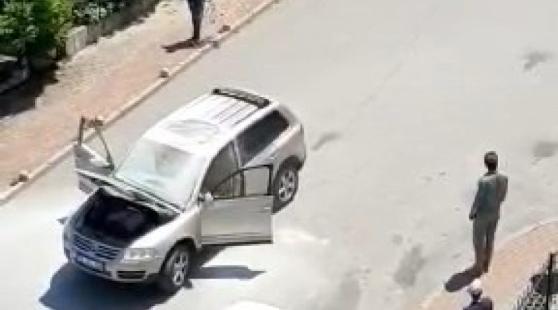 Bursa'da bir otomobil seyir halindeyken alev topuna döndü