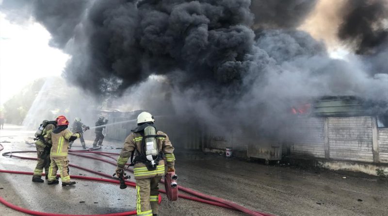 Bursa’da boya fabrikası alev alev yandı