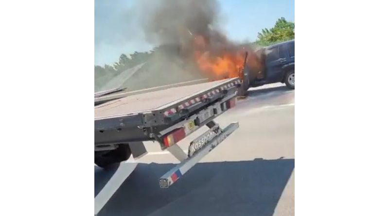 Bursa'da otomobil alev topuna döndü