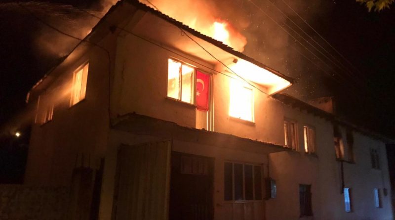 Büyükşehir Belediye Başkanı Yücel Yılmaz, Özdemir ailesine yeni ev sözü verdi