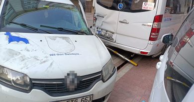 Çalıntı arabayla polisten kaçtı, ortalığı savaş alanına çevirdi