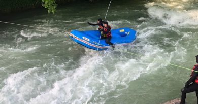 Çayda akıntıya kapılan sağlıkçıyı arama çalışmaları 8'inci gününde