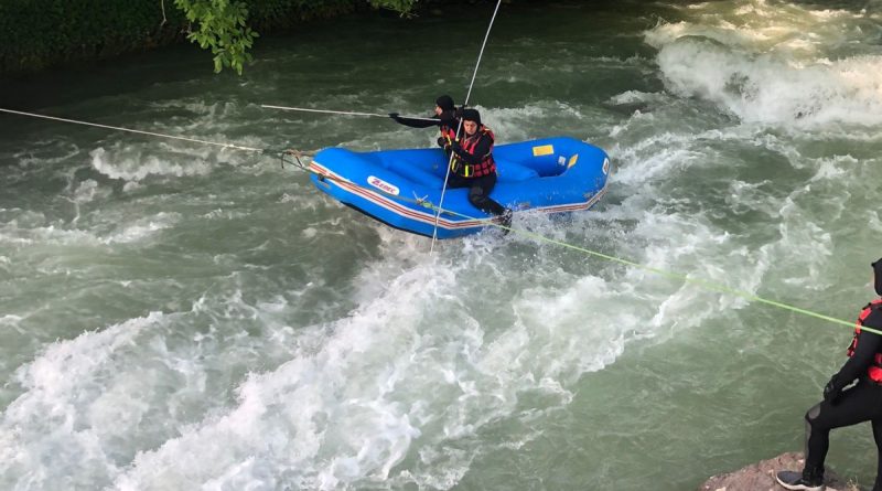 Çayda akıntıya kapılan sağlıkçıyı arama çalışmaları 8'inci gününde