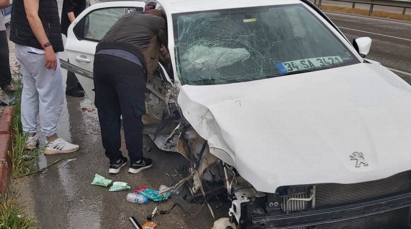 Cenaze dönüşü kaza: 4 yaralı