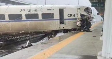Çin'de yolcu treni raydan çıktı: 1 ölü, 8 yaralı