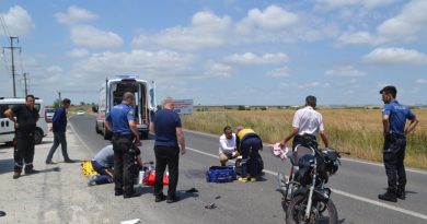 Çorlu’da motosiklet kamyonetle çarpıştı: 2 yaralı