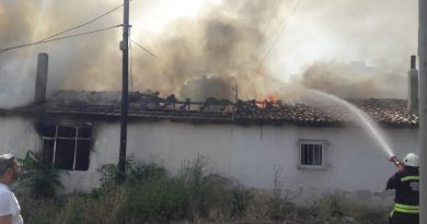 Çorlu’da yan yana 4 ayrı ev alev alev yandı