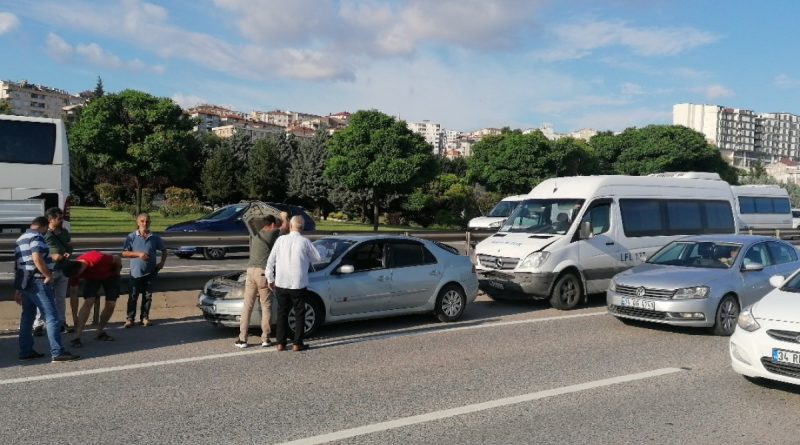 D-100'de 7 araç birbirine girdi: 6 yaralı