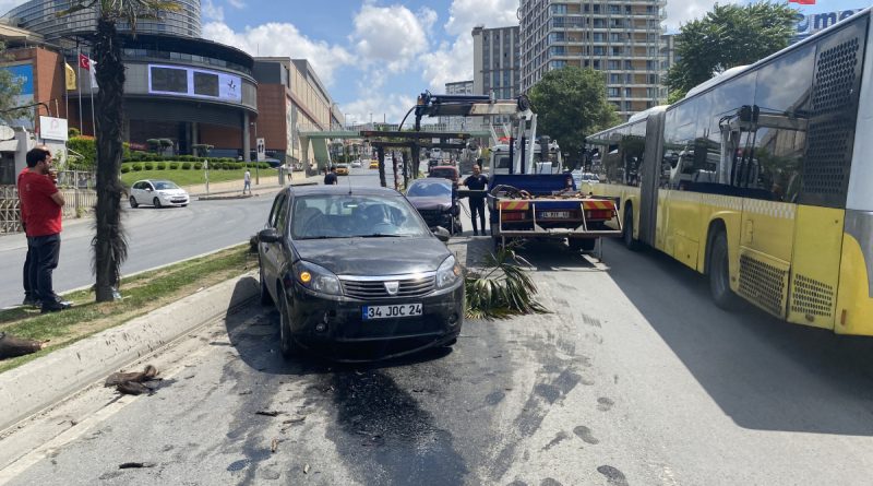 Direksiyon hakimiyetini kaybeden araç karşı şeride uçtu