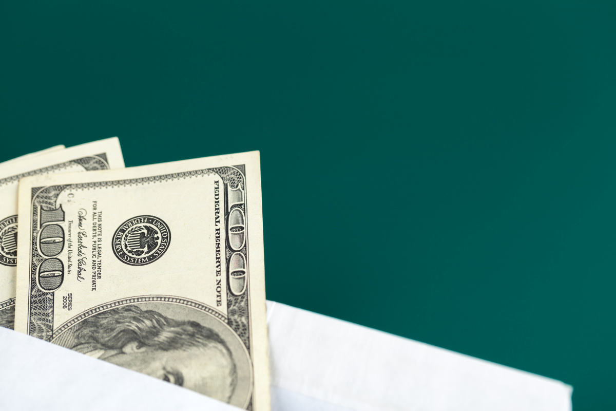 Yıl sonu dolar tahmini yükseldi