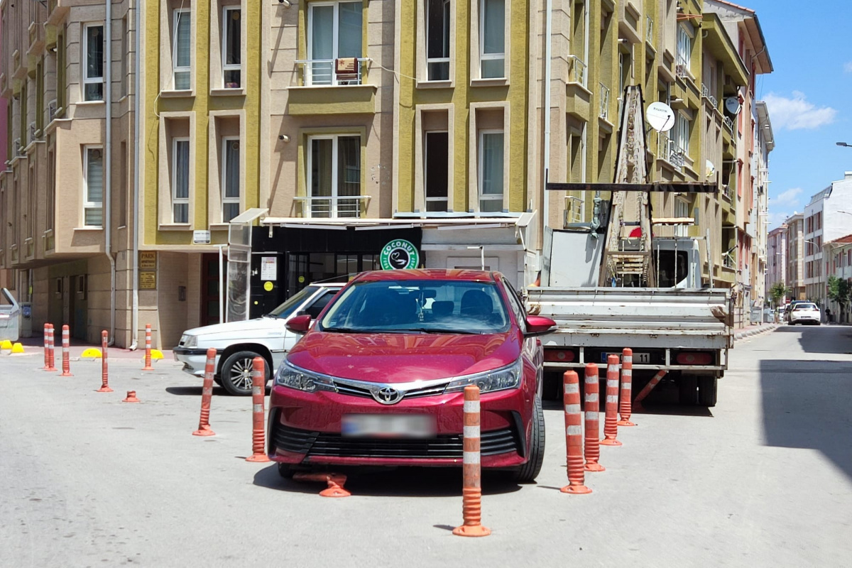 Dubaları hiçe sayarak araçlarını park ettiler