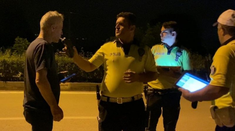 'Dur bir polis arkadaşı arayacağım' diyen alkollü sürücüye 7 bin 517 TL ceza